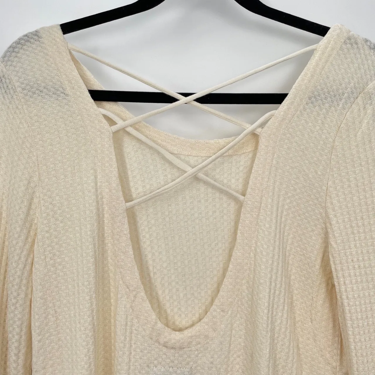 CHASER Women's Cream Waffle Knit‎ Criss Cross Back Long Sleeve Top Size Large - Image 8