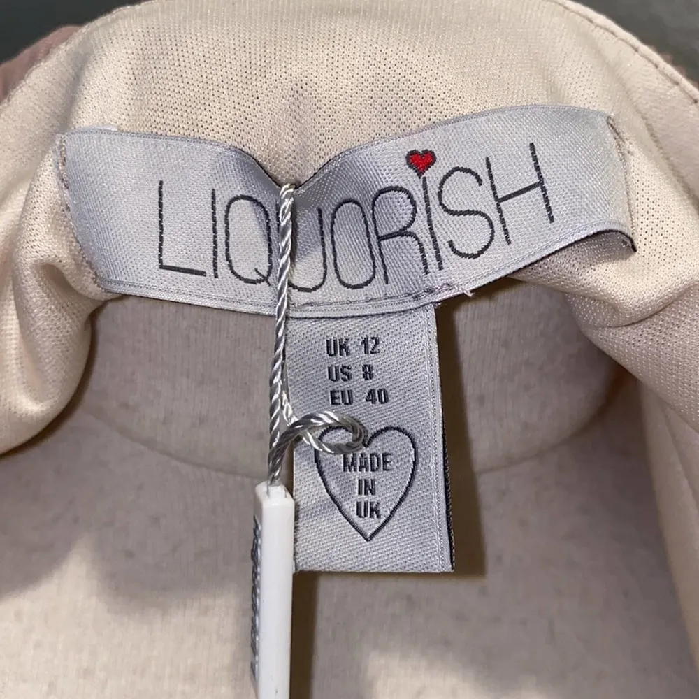 Liquorish Maxi Crinkled Wrap Dress Beige NWT Sz 8 Polyester Short Sleeve - Image 6