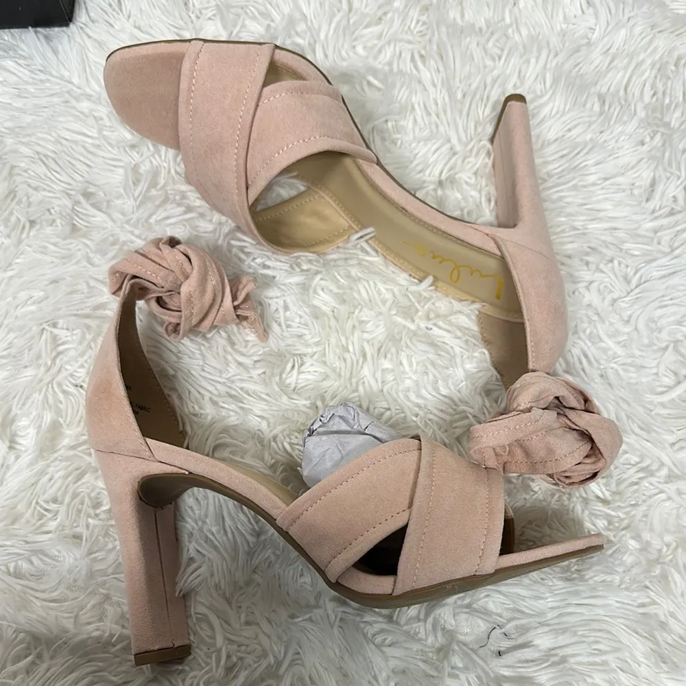 Lulu's Pink Heels with Crossover Straps - Image 2