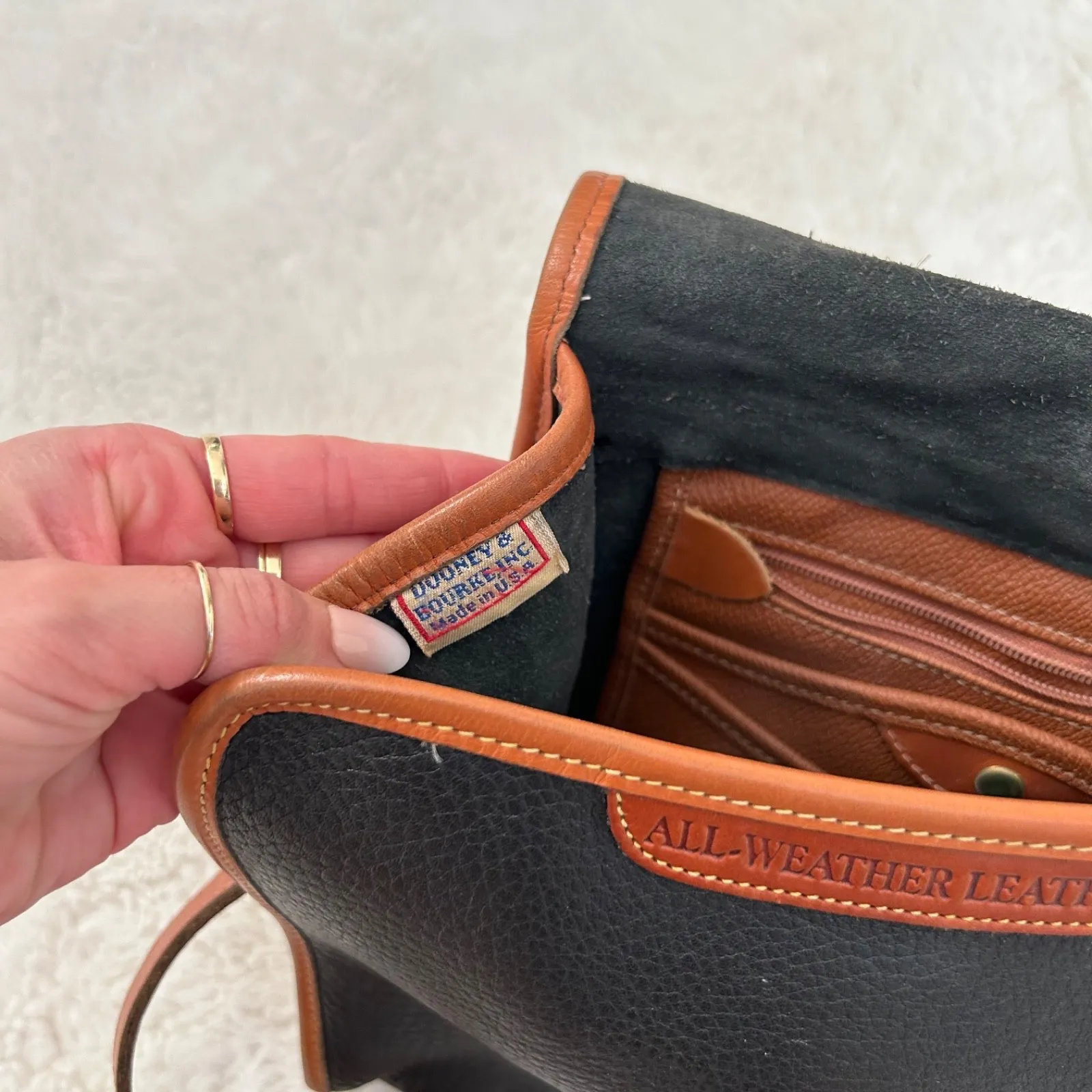 Vtg Dooney & Bourke Essex Black Crossbody All Weather Leather Heritage Made USA - Image 9