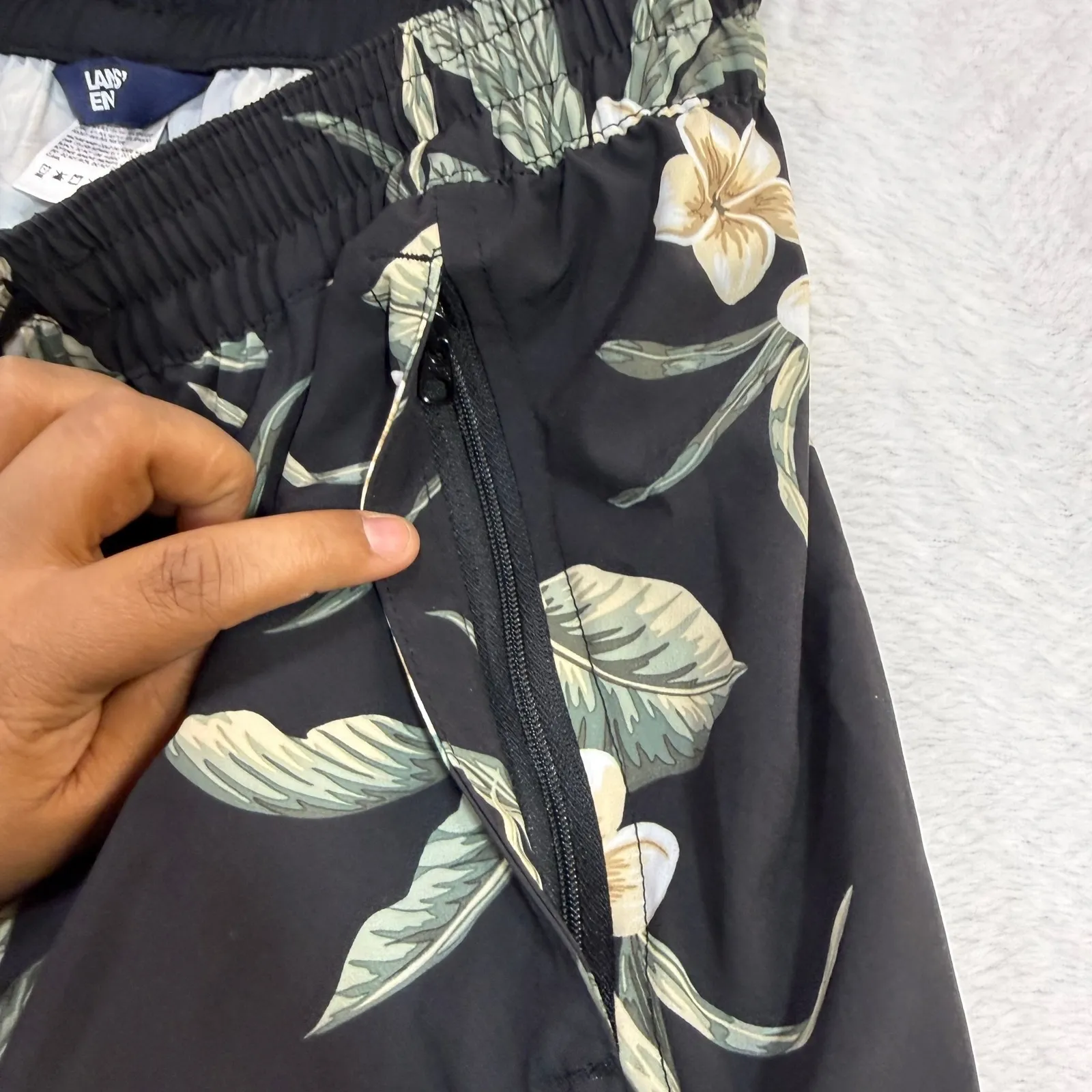 Lands' End 6 Floral Swim Shorts Black Tropical Print Boardwalk Beach Summer Pool - Image 4