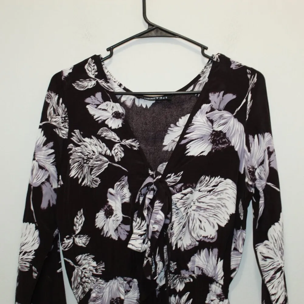 Audrey 3 +1 Floral Romper Size Medium - Image 3