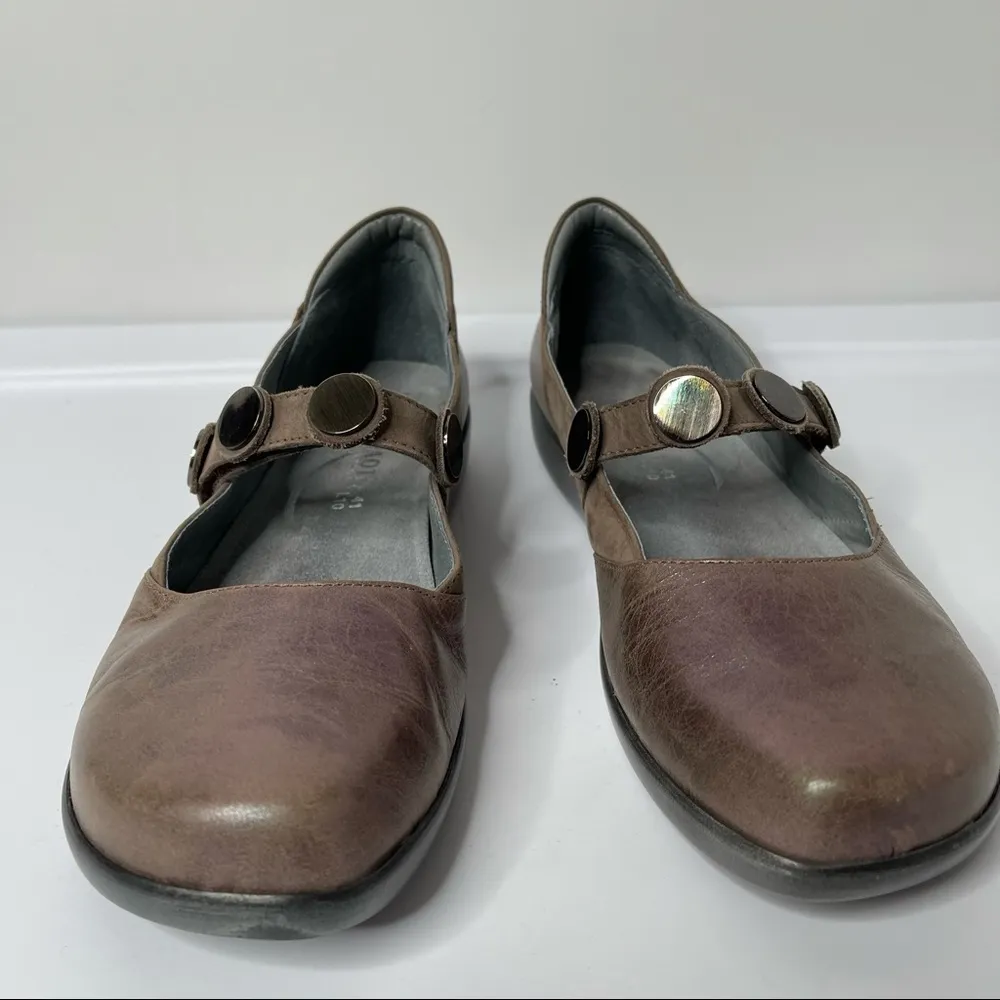 Naot Women's Size 10 Mary Jane‎ Comfort Flat Shoe Iridescent Brown Hook and Loop - Image 2