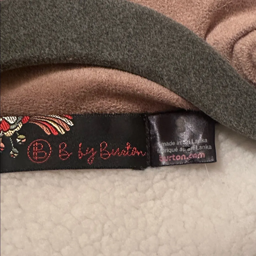 B by Burton softshell jacket soft fleece small Utility Jacket cute tan trim - Image 9