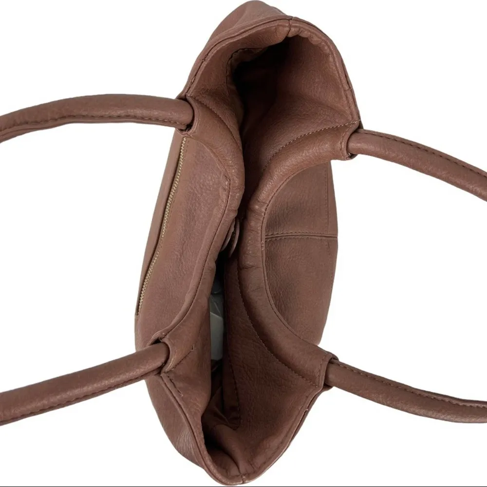 Antik Kraft Brown Vegan Leather Seamed Detailing Shoulder Bag - Image 10