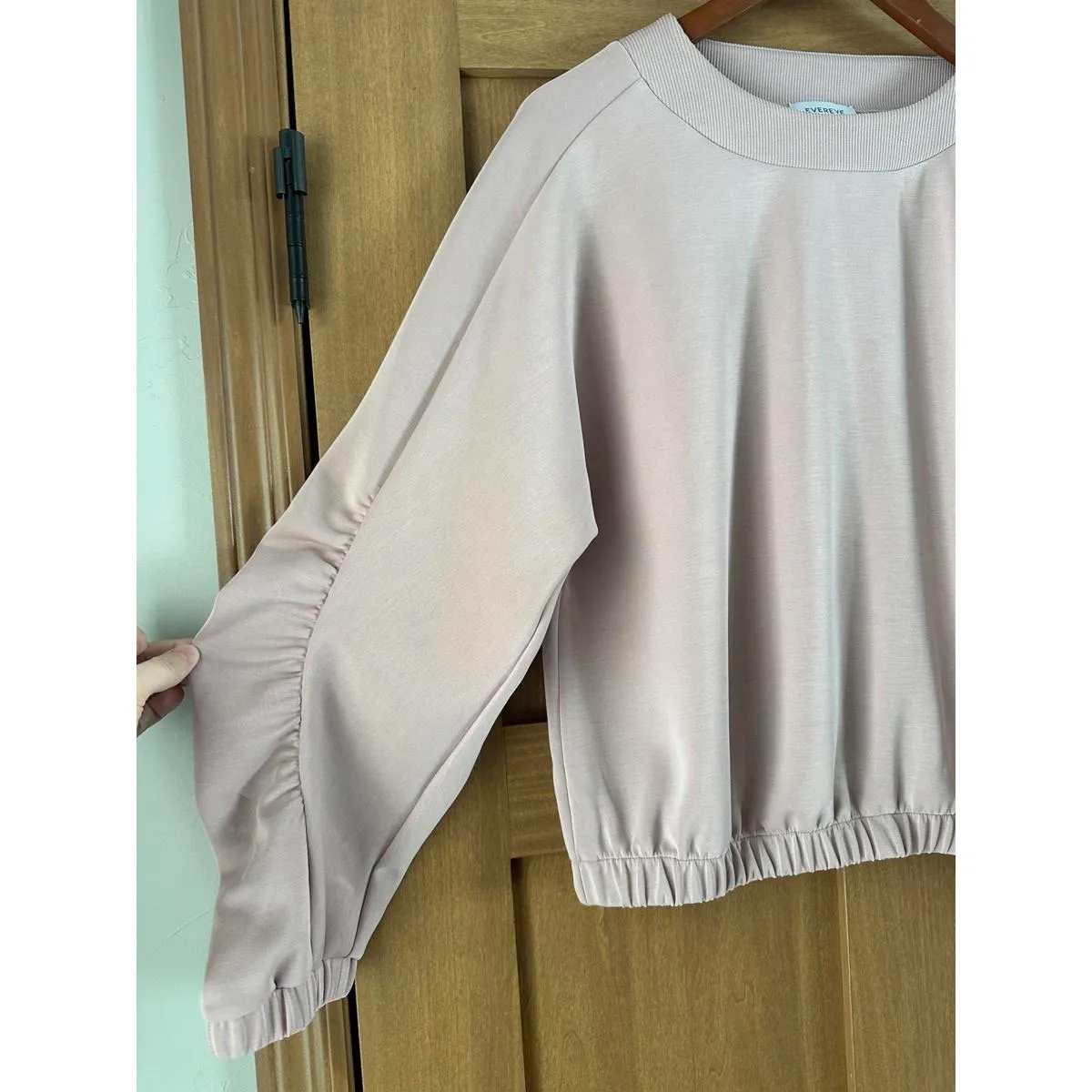 Evereve Mariana Sleek Pullover Crewneck Ruffle Sleeve Blush Pink Women’s Medium - Image 4