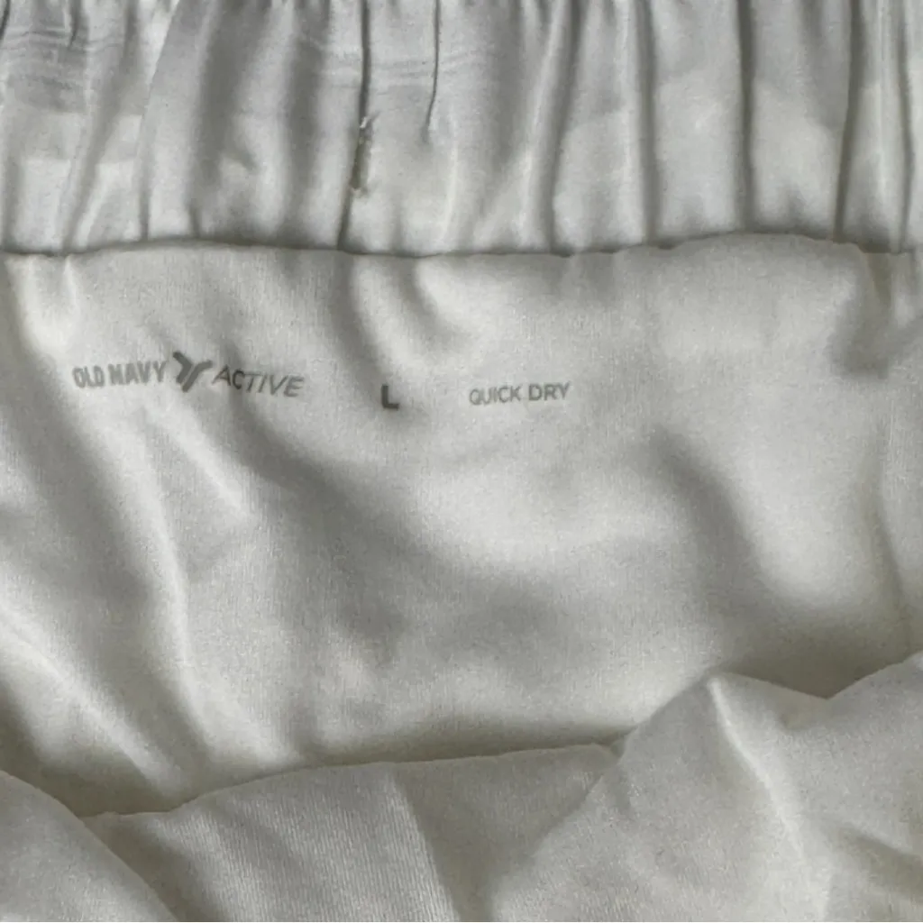 Old Navy Active Women's Athletic Sporty Quick Dry White Shorts Sz Large - Image 4