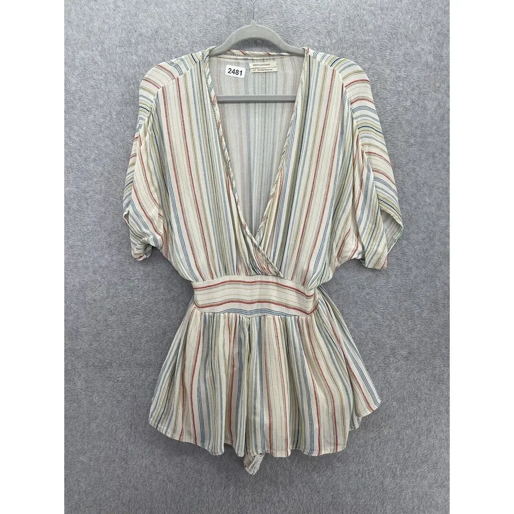 Urban Outfitters Women's Romper Kimono Short Sleeve Shorts Size Small Surplice - Image 5