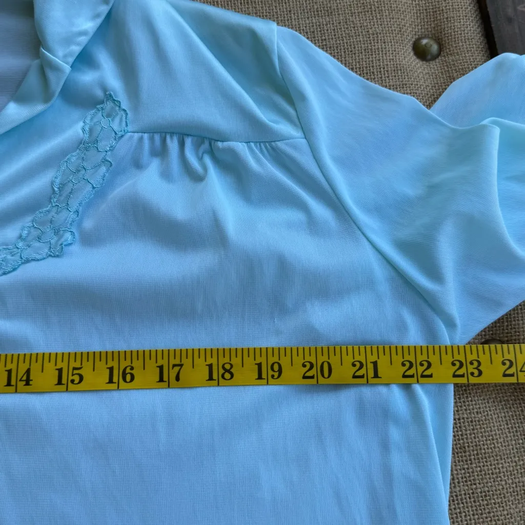 Vintage Vanity Fair has Mint-Green Button-Up Nightgown Medium - Image 5