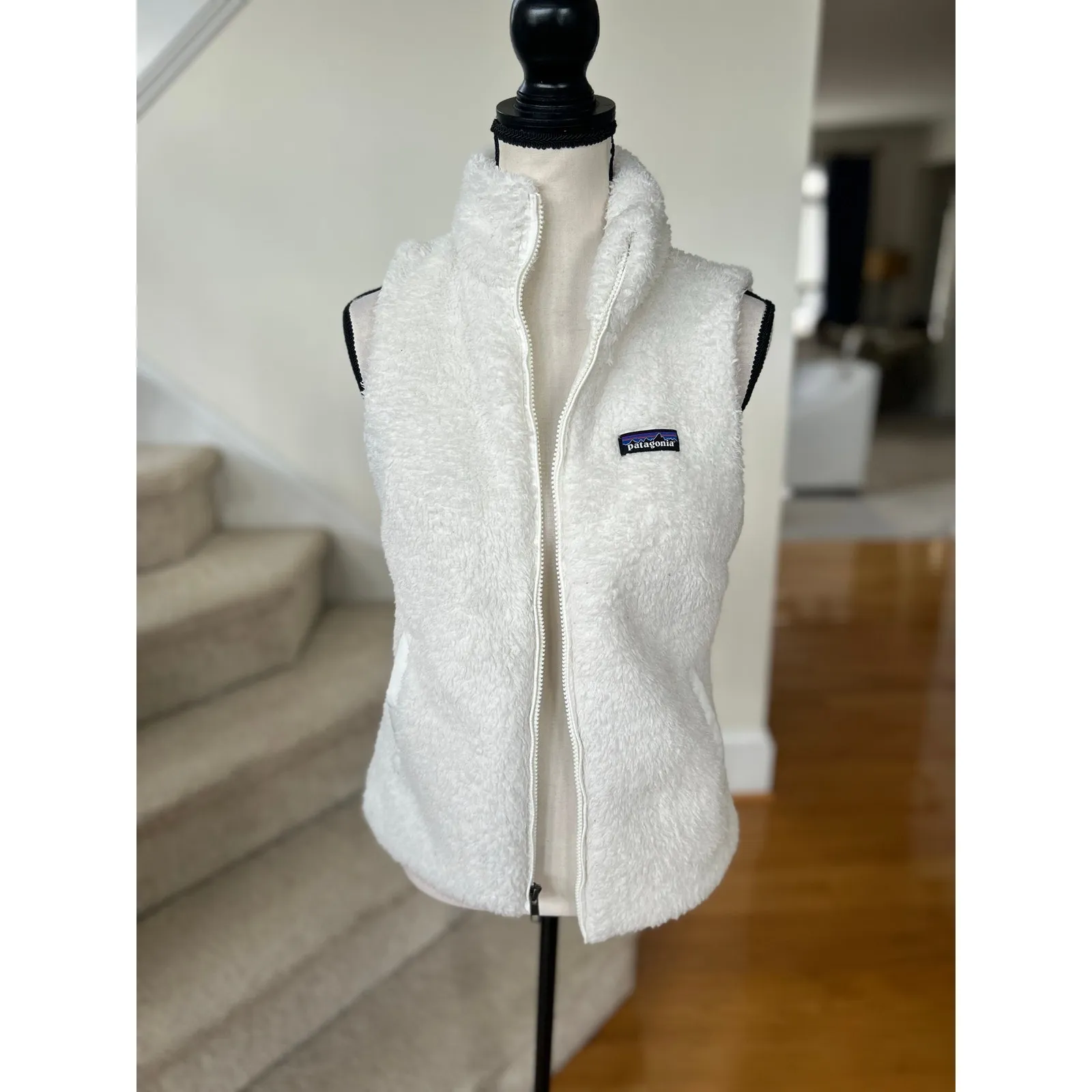 Patagonia Los Gatos White Fuzzy Fleece Zip Up Vest - Image 2