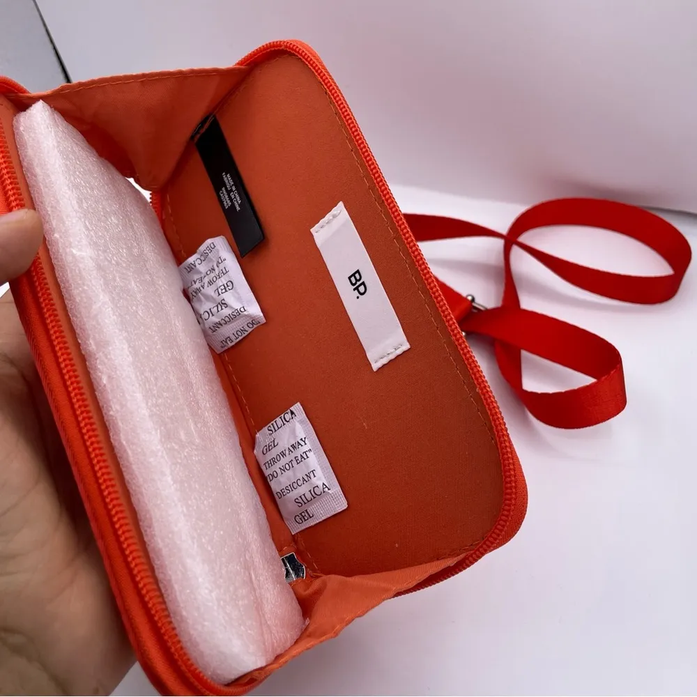 phone and earbuds crossbody bag - Image 8