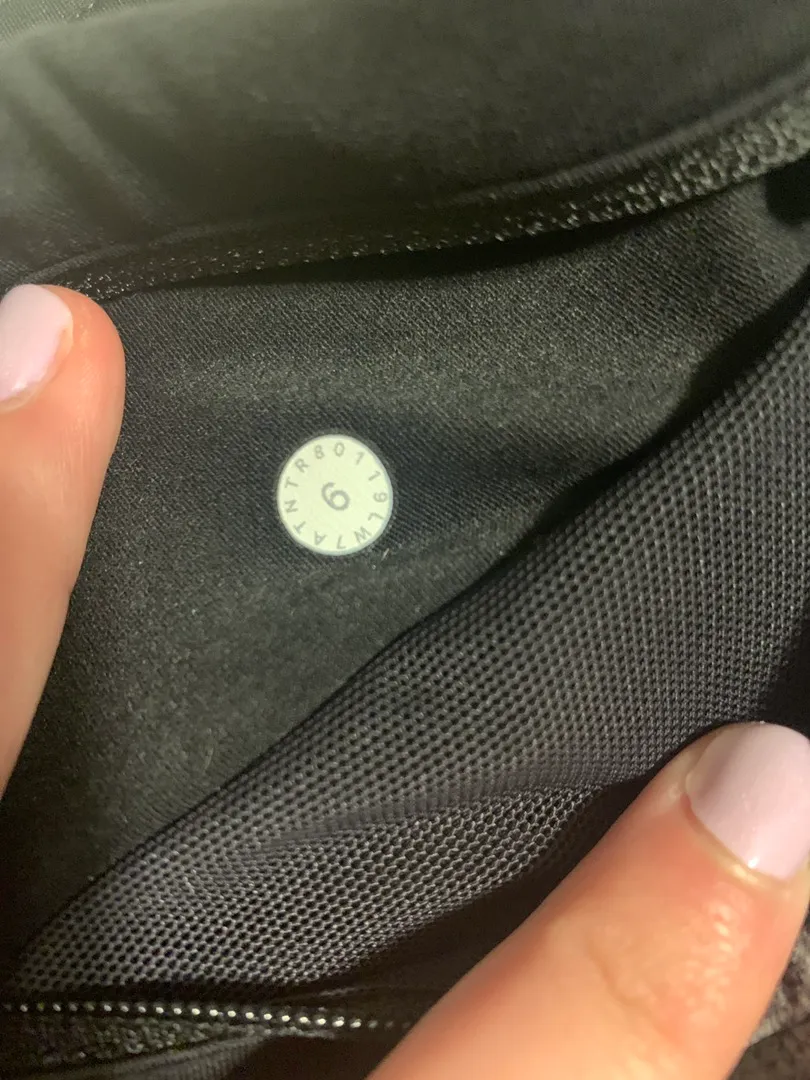 lulu lemon shorts  - Image 4