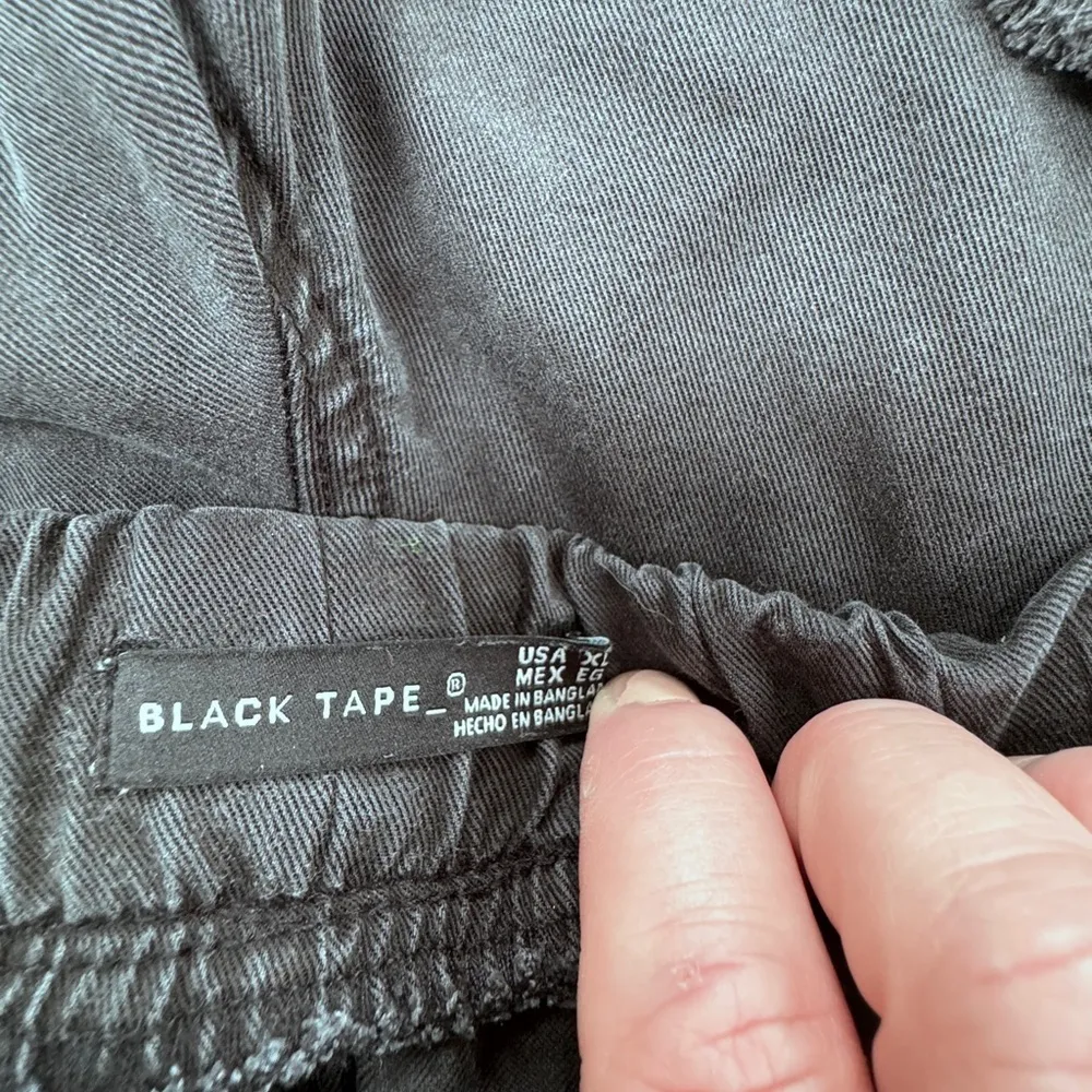 Black Tape Women's Black Elastic Drawstring Waist Pocket Frayed Shorts size XL - Image 2