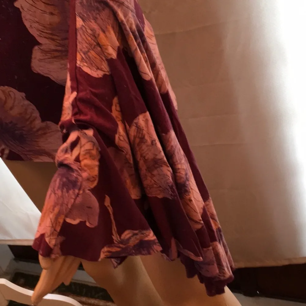 Birds of Paradise Wine Color Top - Image 3