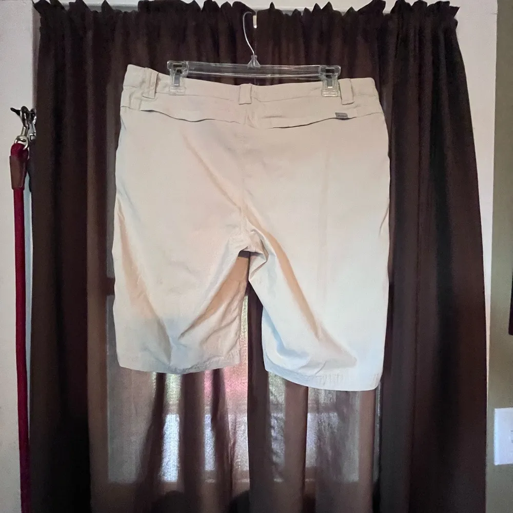 Eddie Bauer Women's Beige Bermuda Shorts - Image 2