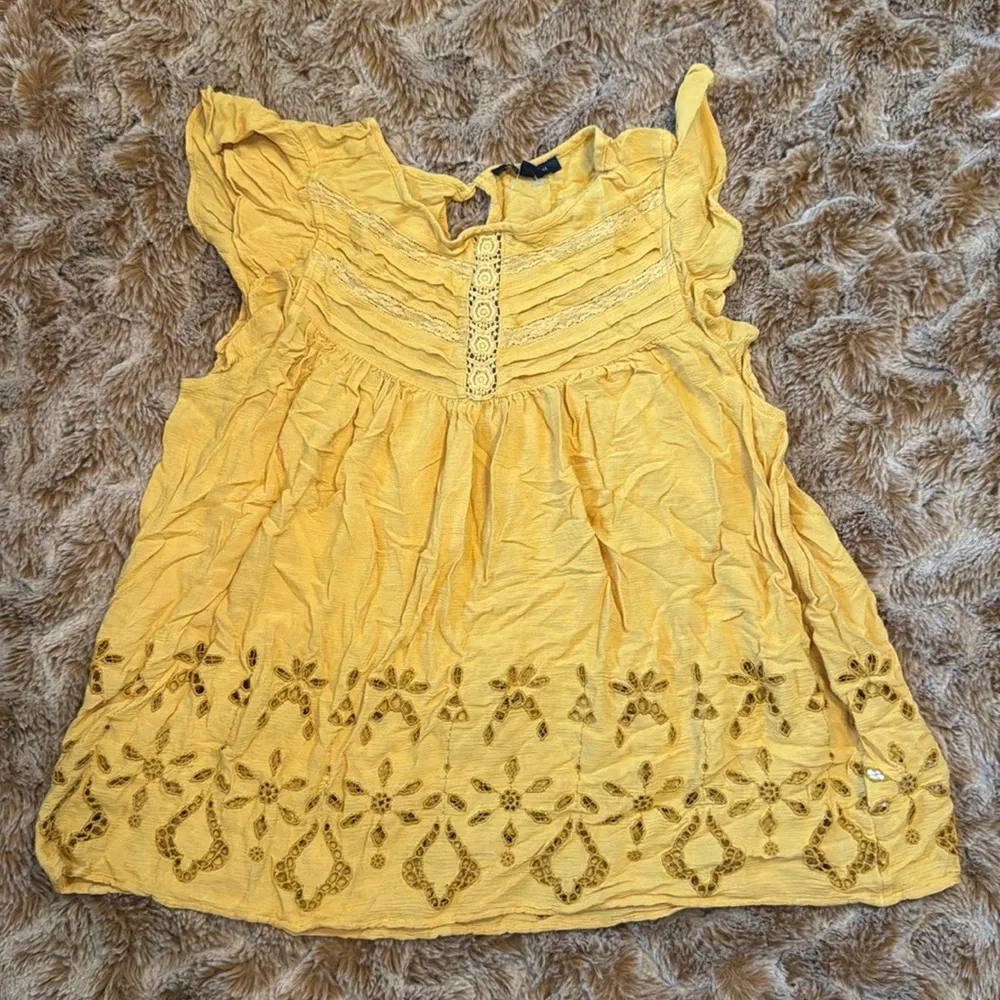 American Eagle Charming Yellow mustard Women top with Embroidered Details size M - Image 3