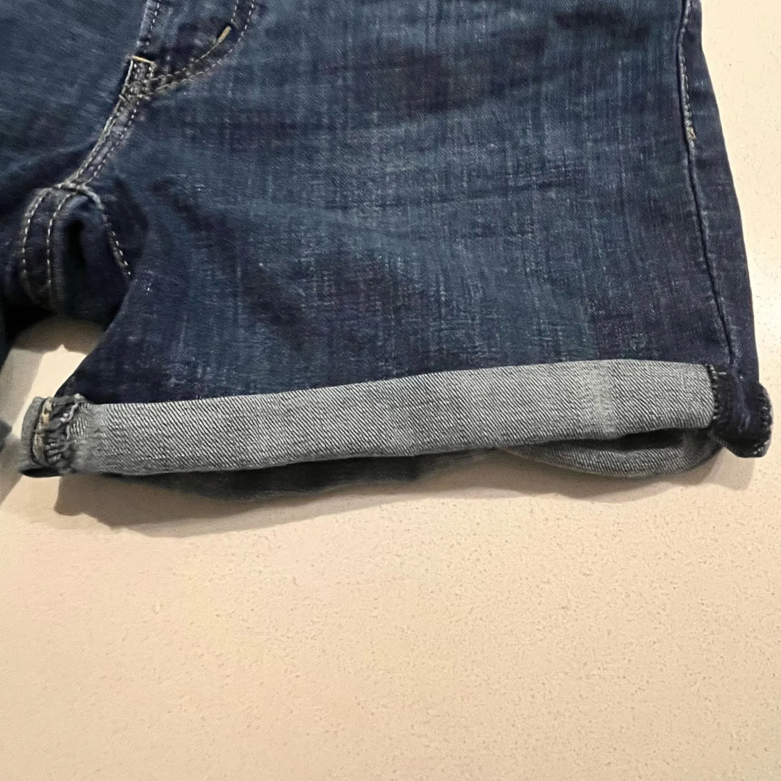 Levi’s Women’s 26 Mid Length‎ Blue Shorts Jean Denim - Image 11