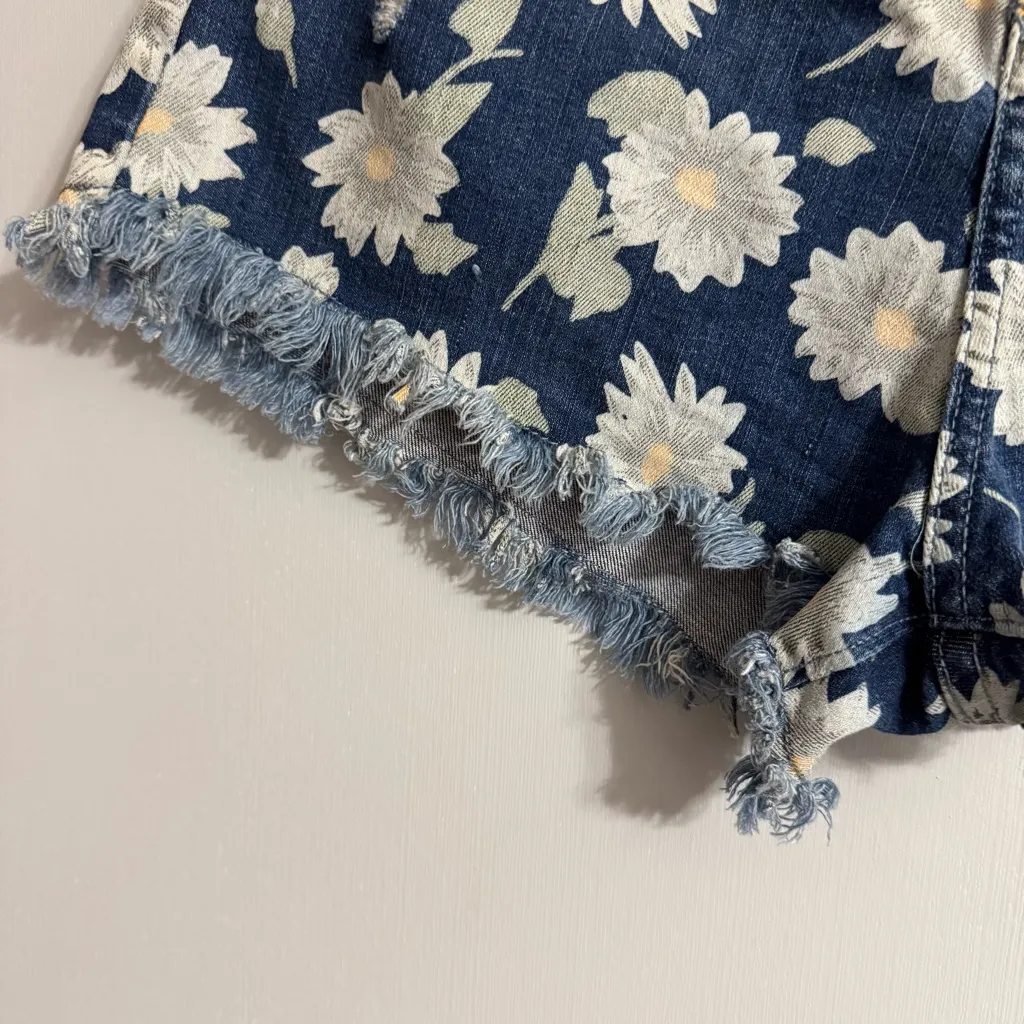 Show Me Your MuMu Daisy Duke Denim Floral Jean Shorts Size 25 - Image 7
