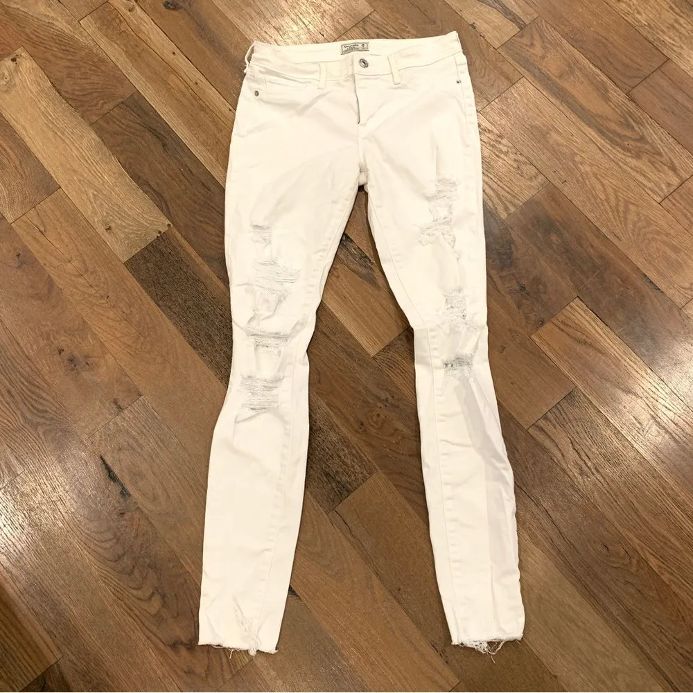 Abercrombie & Fitch Harper Super Skinny White Denim Distressed Jeans Size 26 - Image 2