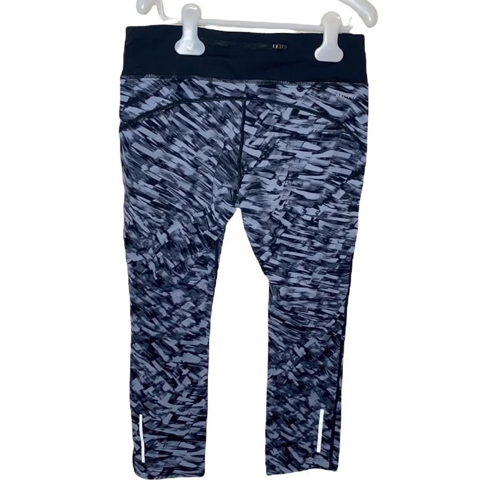 Nike running Dri-fit cropped leggings with abstract print  size M - Image 33
