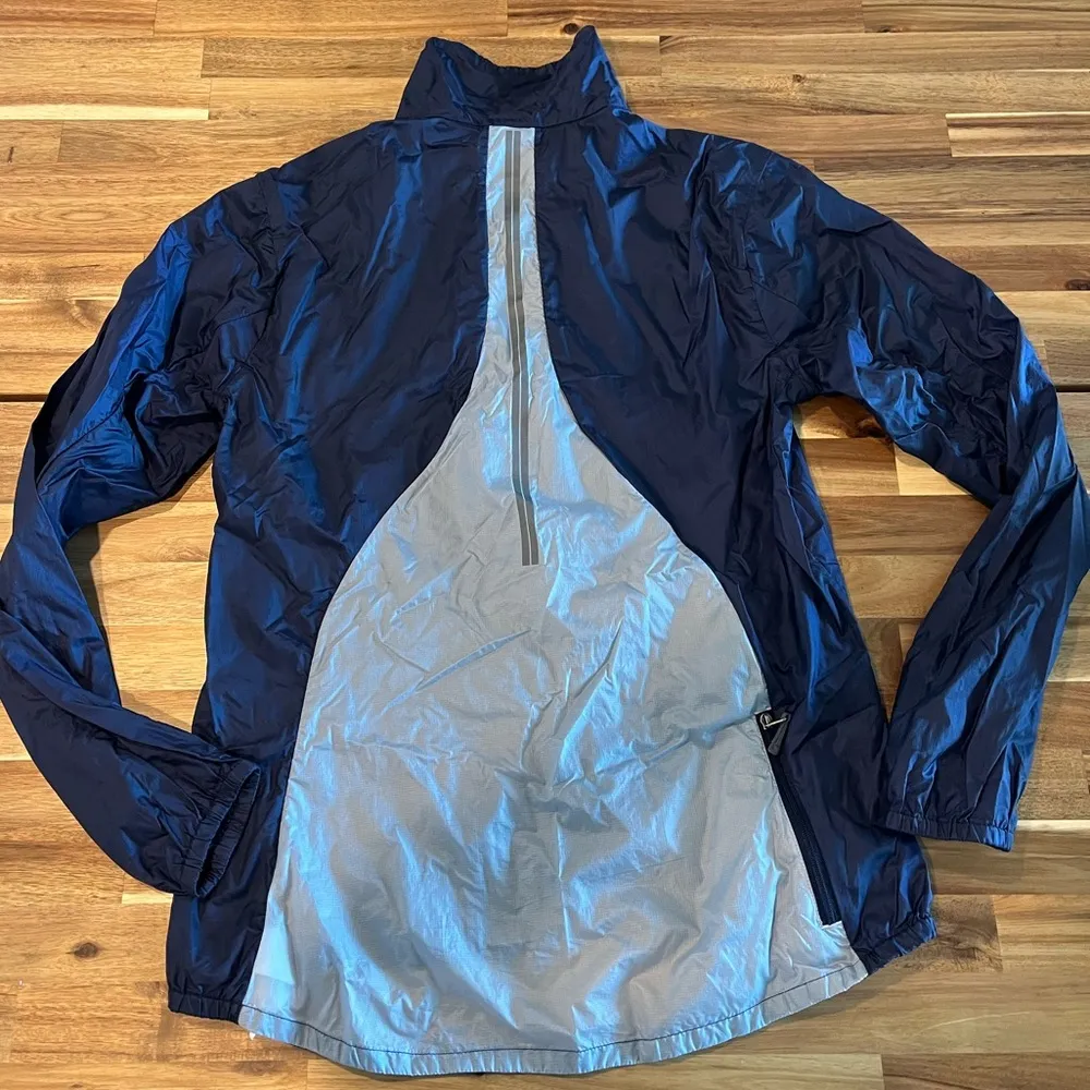 Brooks Women’s Running Windbreaker Size XS - Image 3