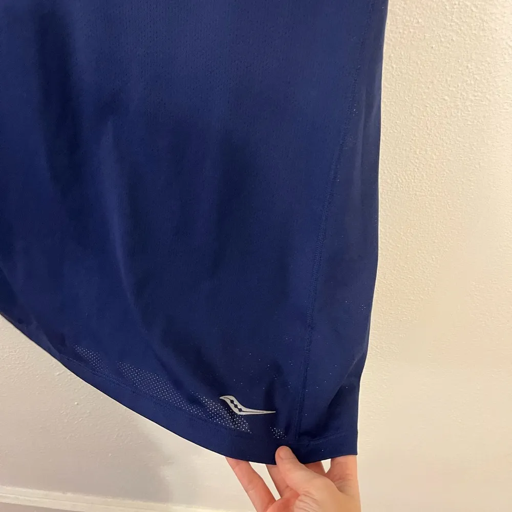 SAUCONY Women's Re-Imagined Stopwatch Short Sleeve in Navy Size Large - Image 6