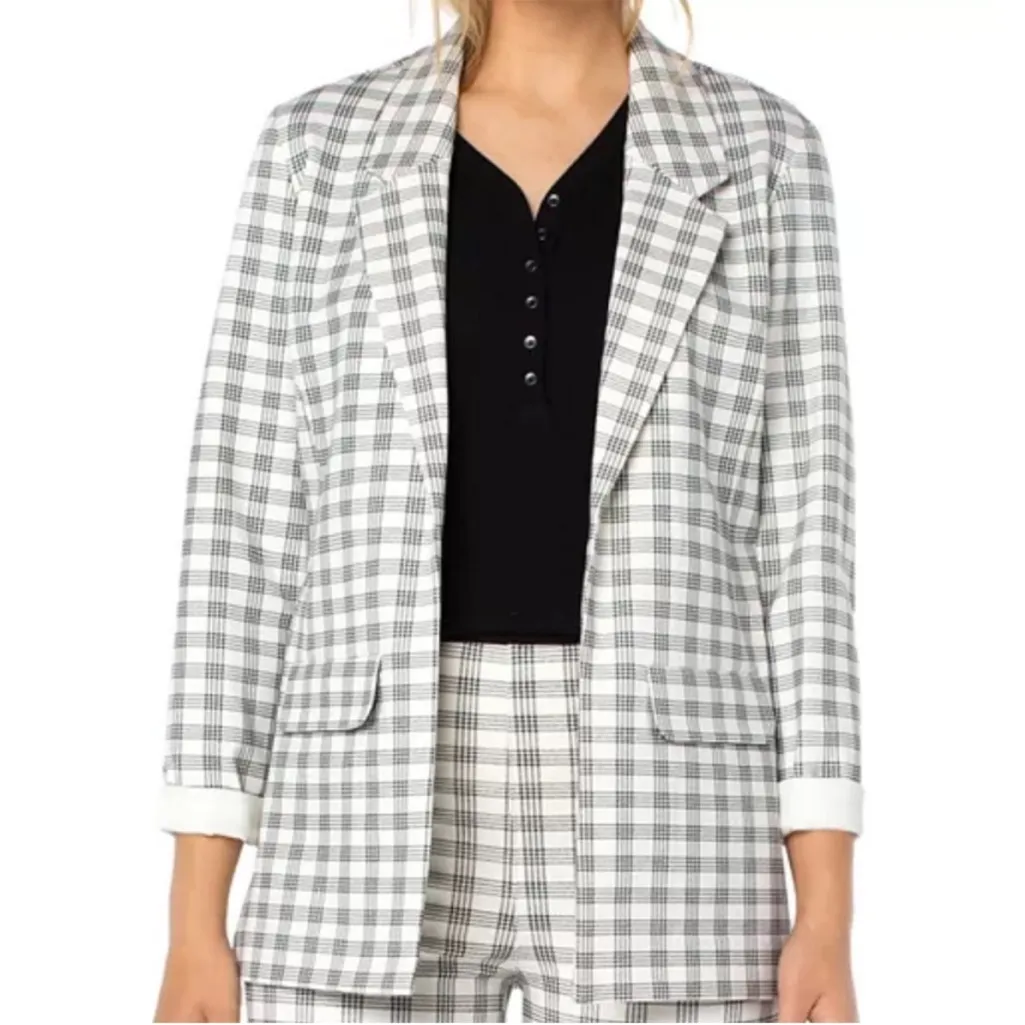 EUC Liverpool Boyfriend Blazer Black
Ivory Plaid Size 2X Retail $119.00 - Image 2