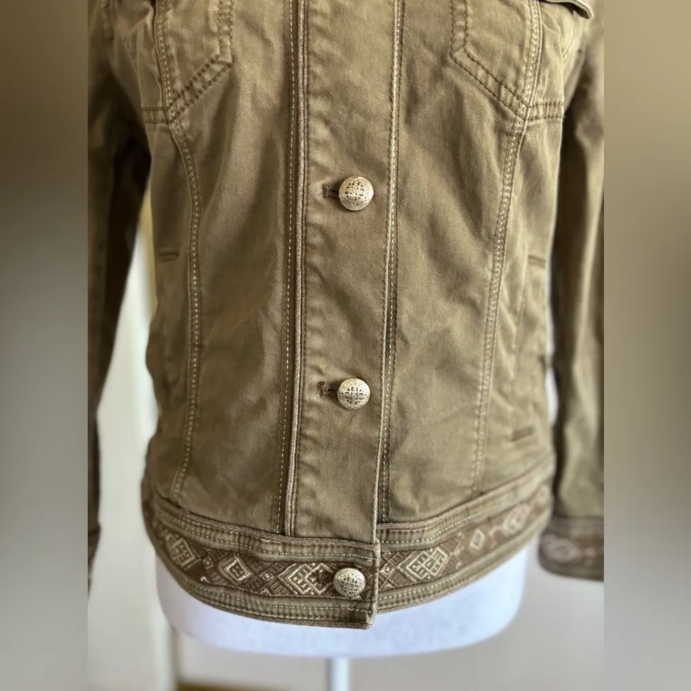 White House Black Market Jean Jacket Size 4 - Image 3