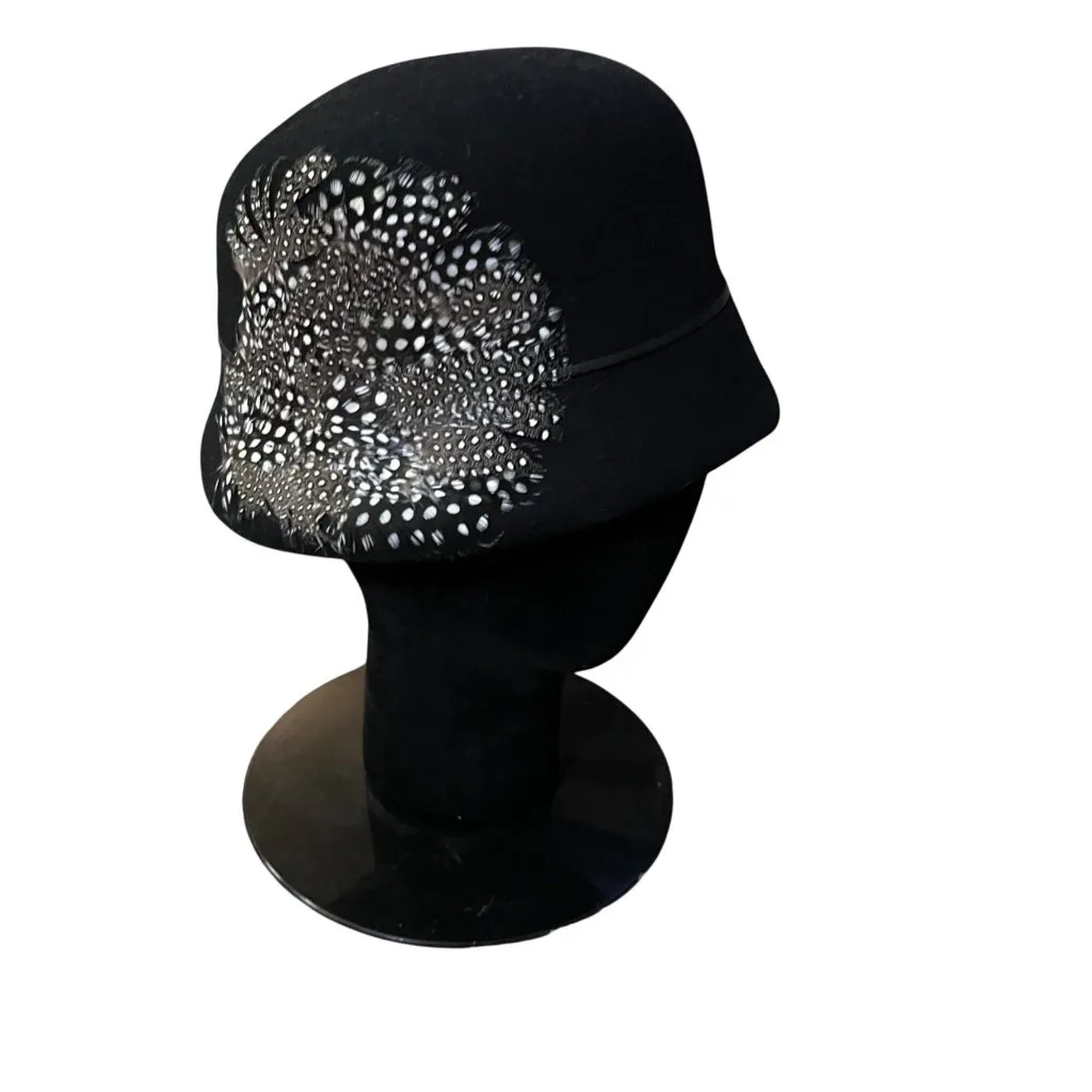 Vintage Ophelie Hats Black Wool Felt Cloche Feather Decoration Used and Box - Image 4