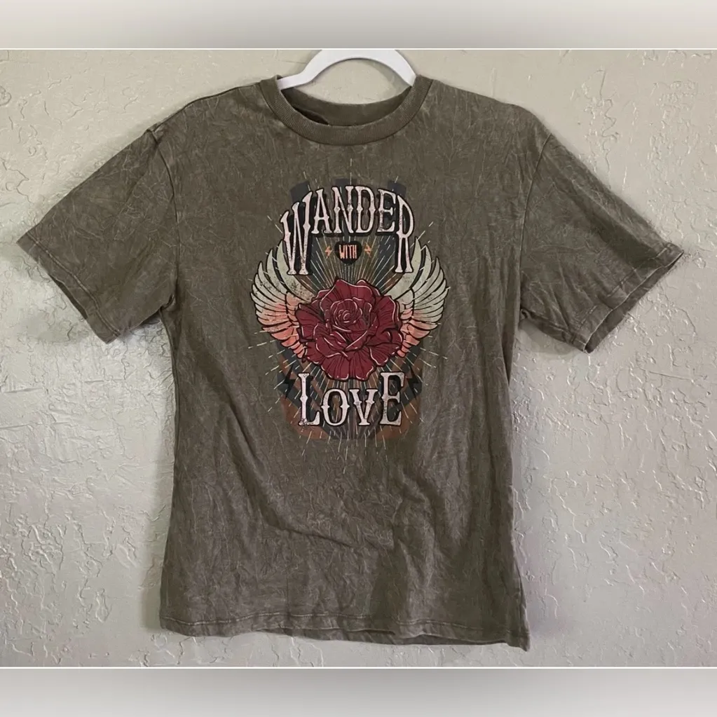 No Boundaries Wander With Love Graphic Tee -Small - Image 2
