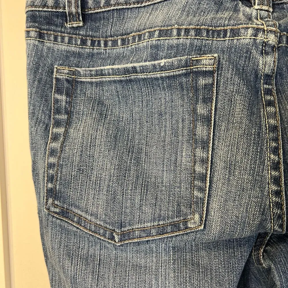 White House Black Market Blanc Women’s Embroidered Capris Jeans Size 6 - Image 4