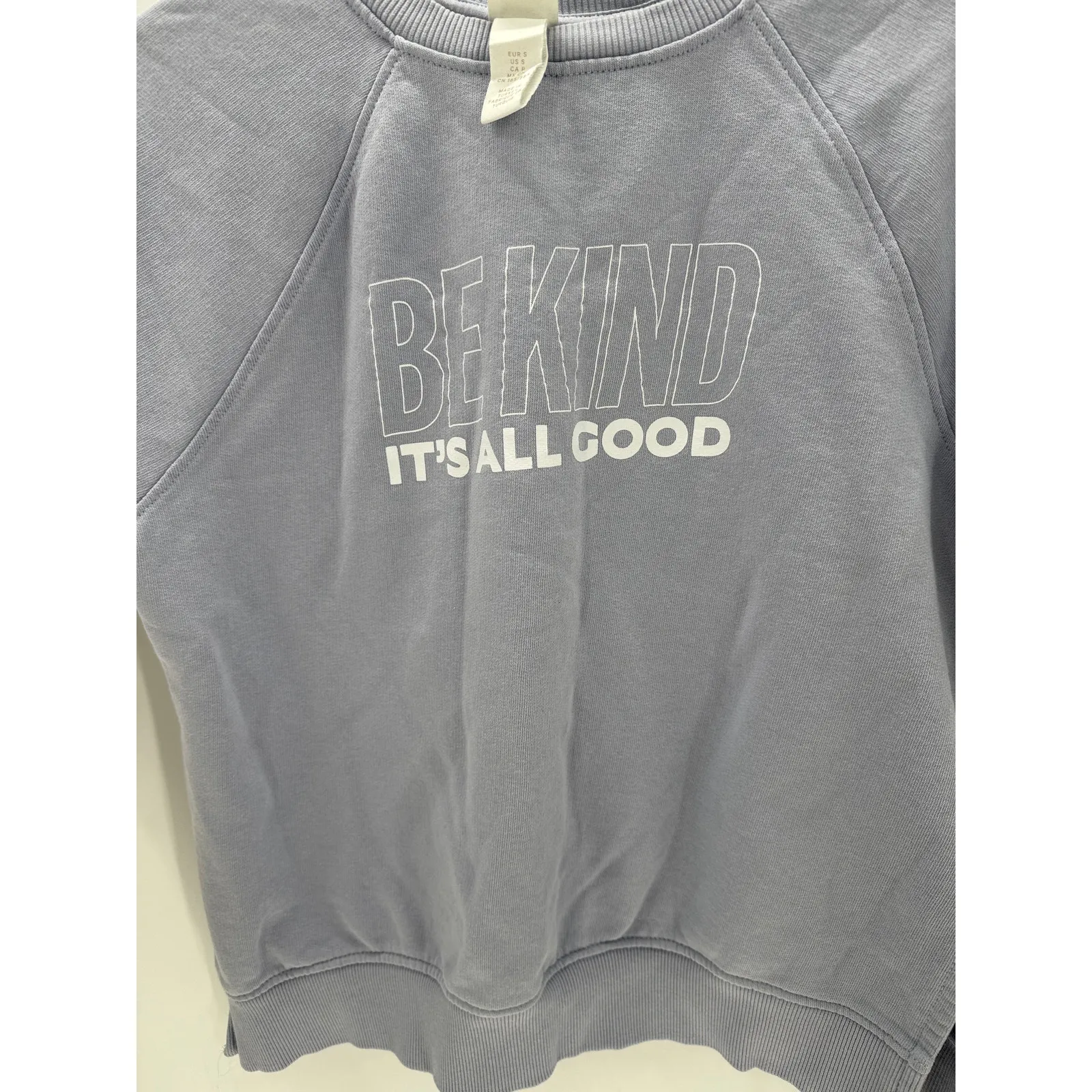 H&M periwinkle blue "Be Kind - It's All Good" short sleeve sweatshirt cotton - Image 8