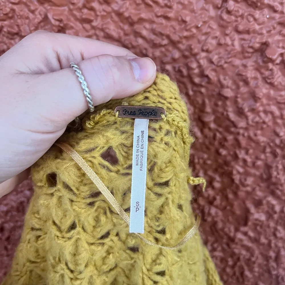 Free People Women's Crashing Waves Pullover Chartreuse Size Small Bohemian - Image 4