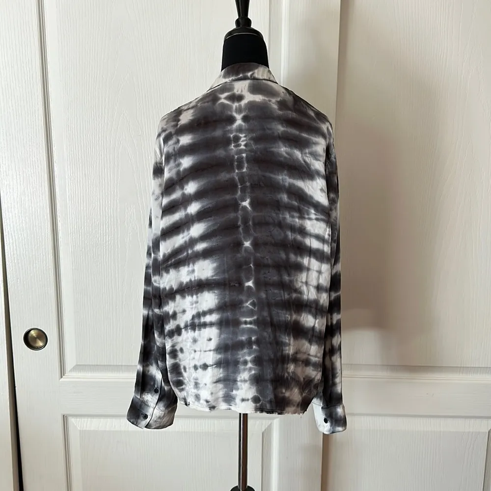 GREY & WHITE 100% SILK LONG SLEEVE BUTTON UP BLOUSE Gray - Image 2