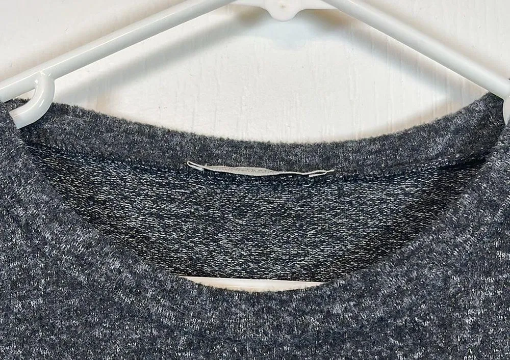 Zara Trafalic Charcoal Gray Soft Crew Neck Sweater Pearls Size Med EUC #7408 - Image 7