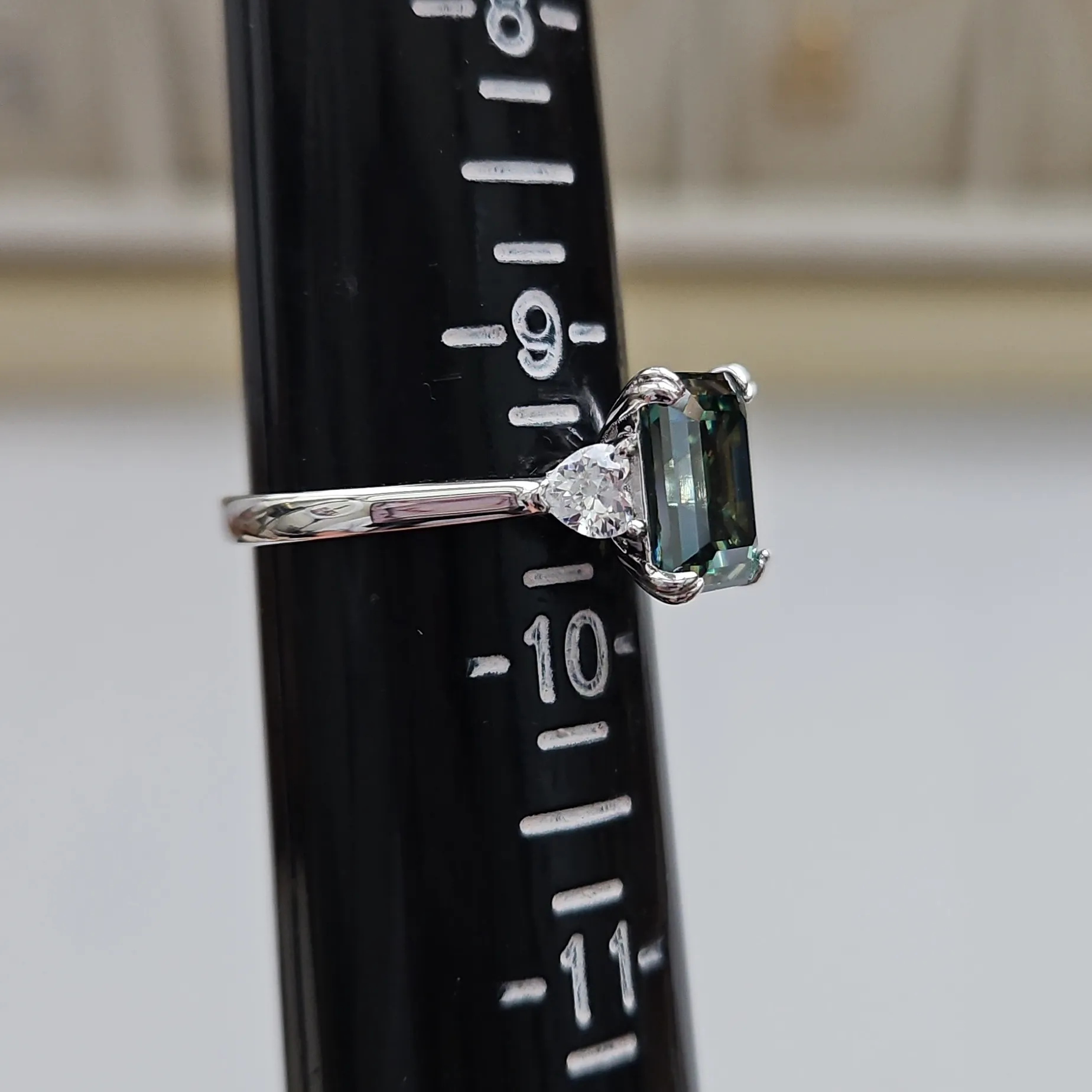 4ct Bluegreen Emerald Moissanite Ring. Size 9.5 - Image 9