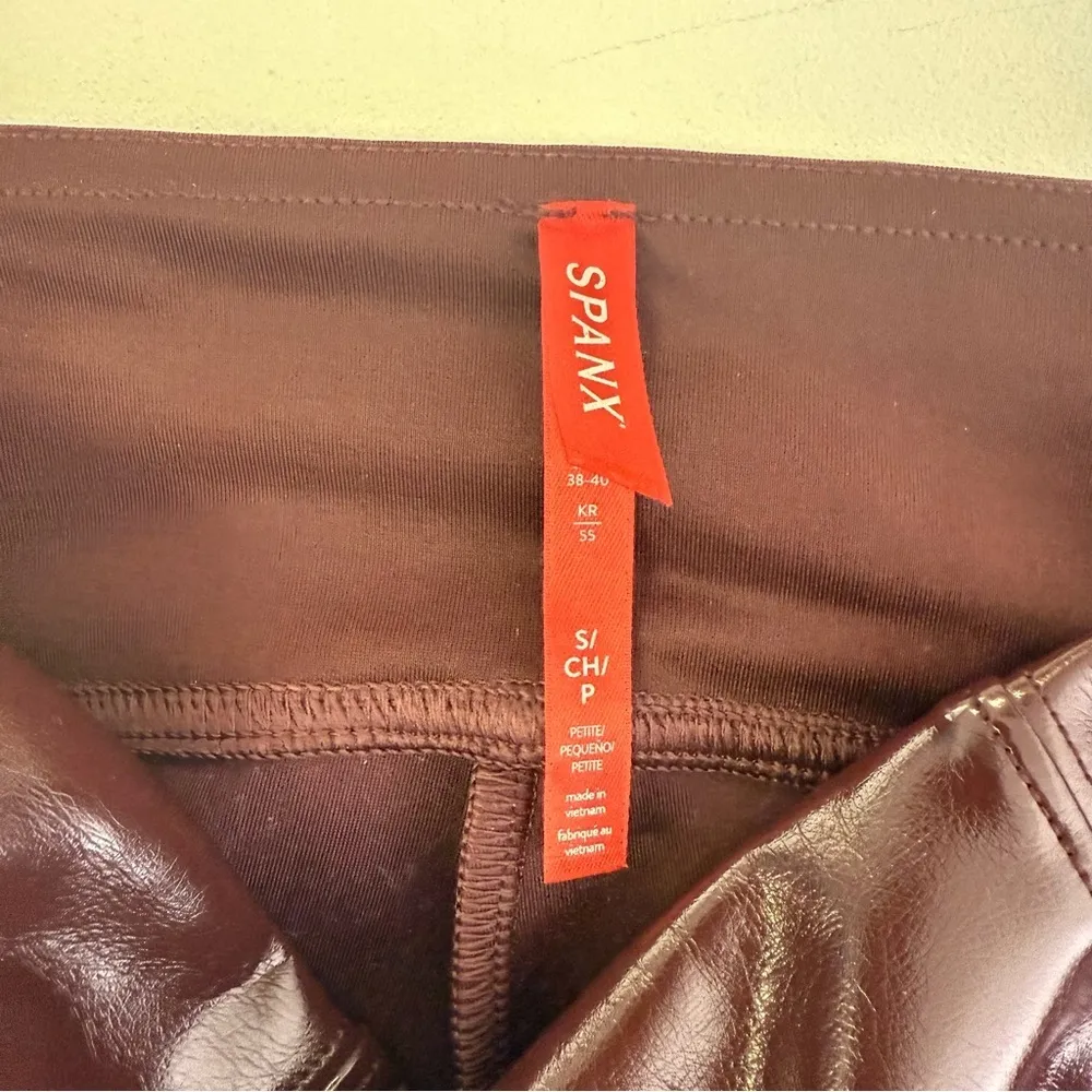 Spanx Red Faux Leather Leggings Patent Shinny Size Small Petite 4p/6p - Image 3