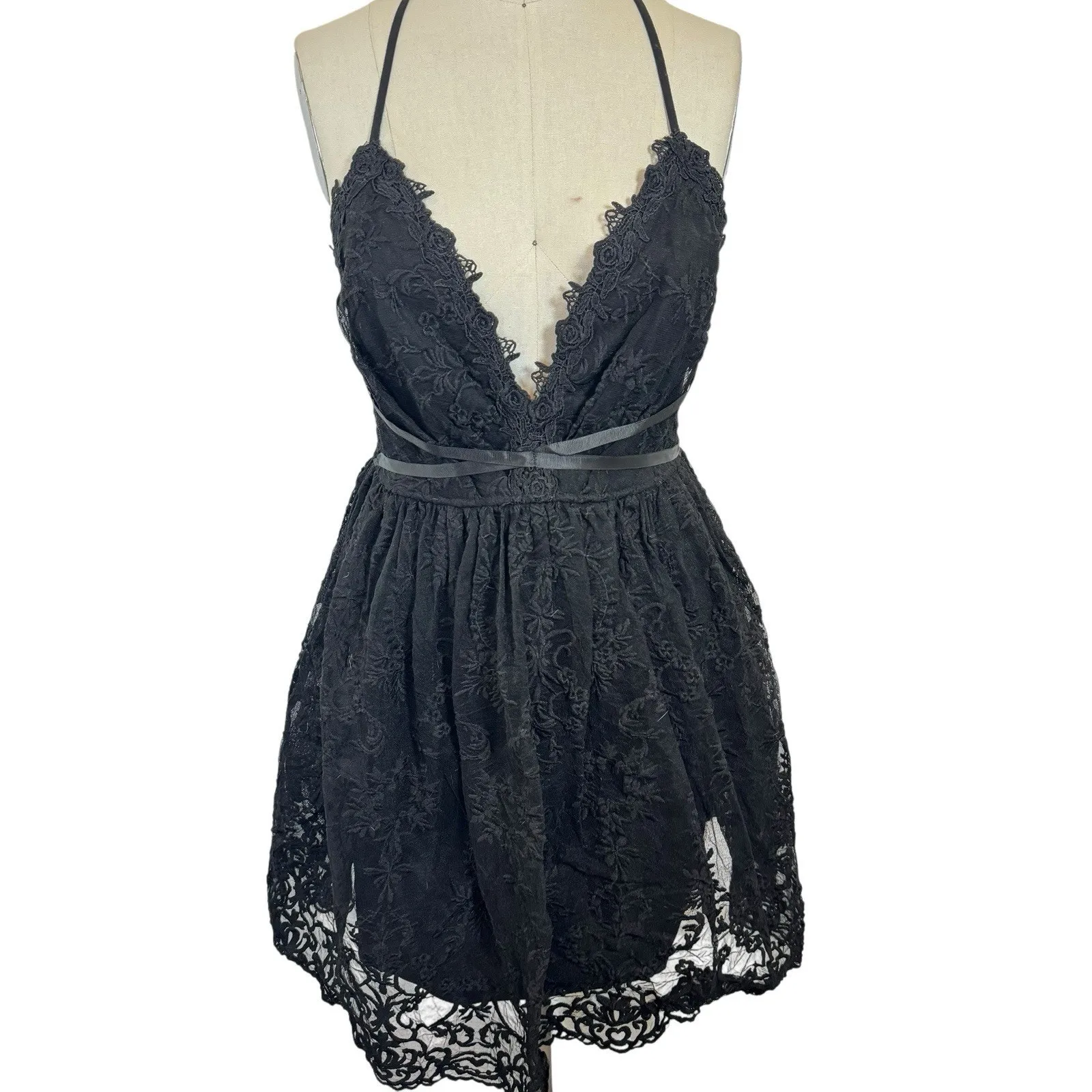 NEW Maniju Lulus Romantic Interlude Black Embroidered Lace Skater Dress Medium - Image 8