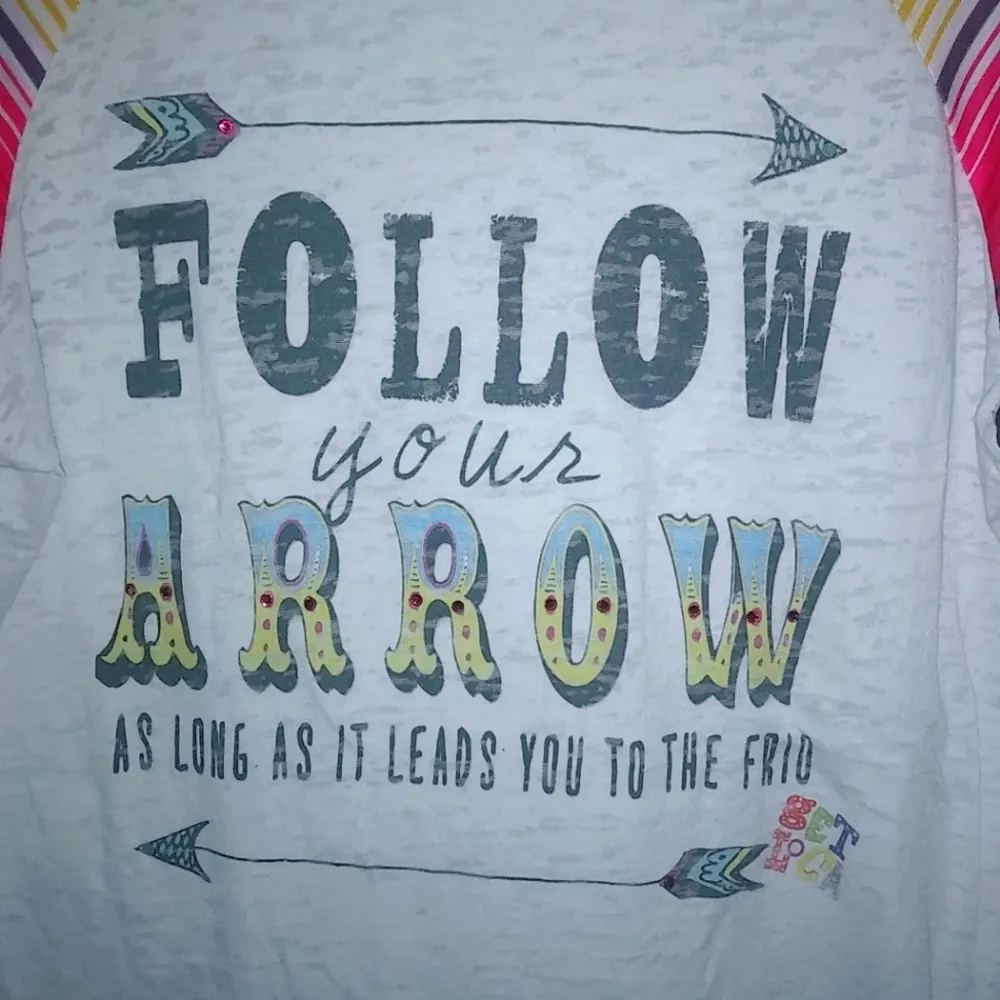 L&B Life Lucky & Blessed L Serape Follow Arrow to Frio Get Loca Top Pink Size L - Image 2