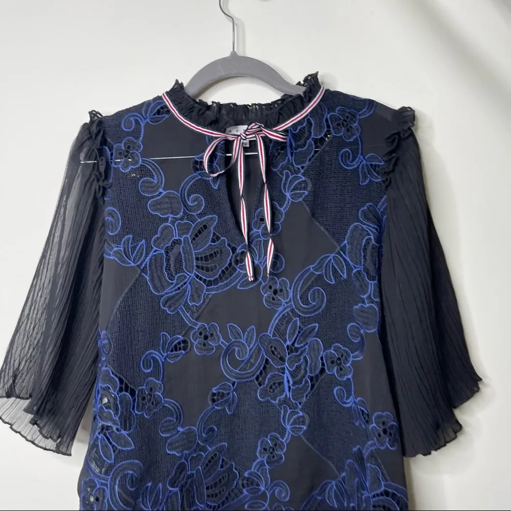 Suncoo Serie Black and Blue short sleeve floral lace blouse sz 2 T - Image 3