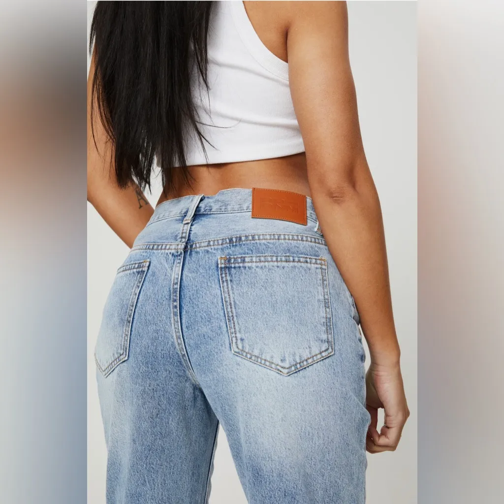 PRINCESS POLLY Holly Asymmetric Straight Leg Jean Light Wash Denim Size 2 US - Image 4