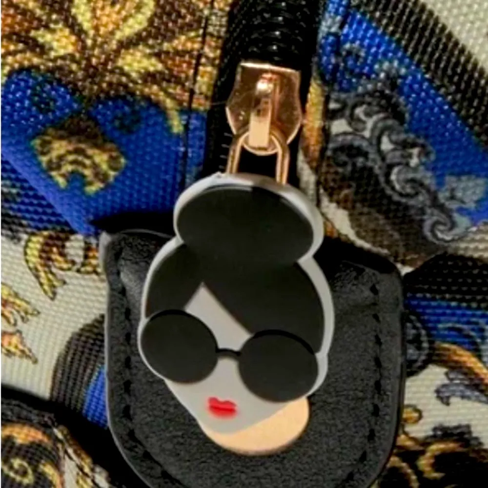 Alice + Olivia Duffle Travel Bag - Image 9