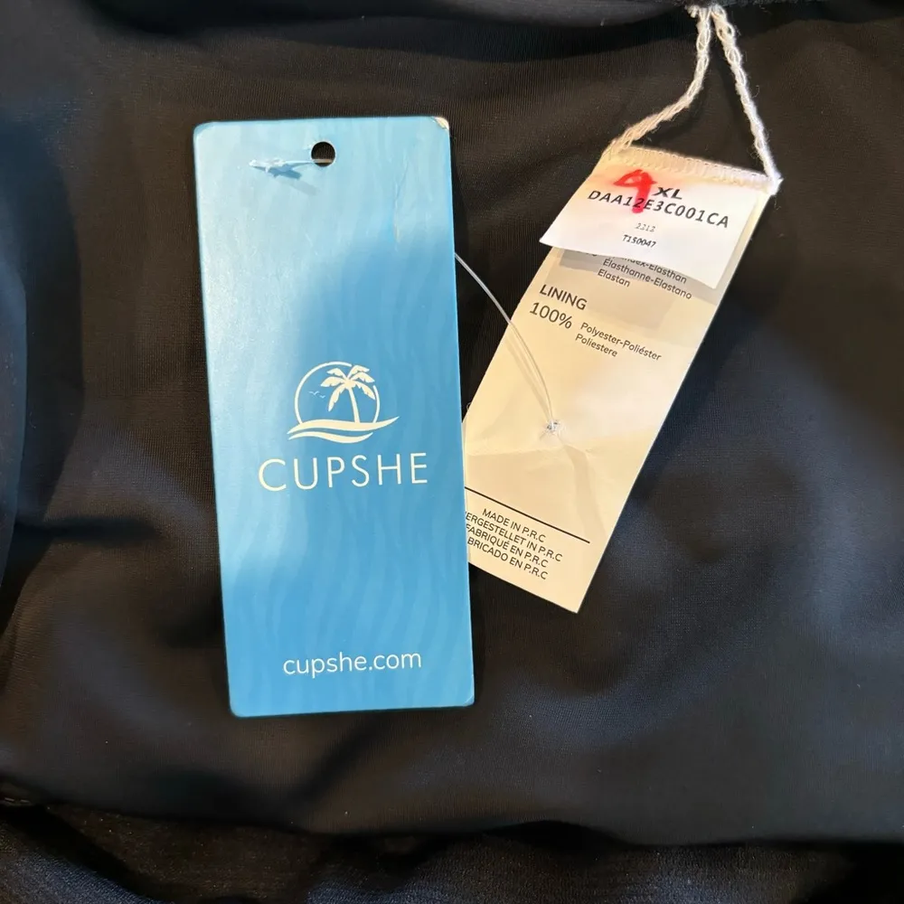 Women’s New Cupshe black white print halter tie one piece swimsuit size xl - Image 8