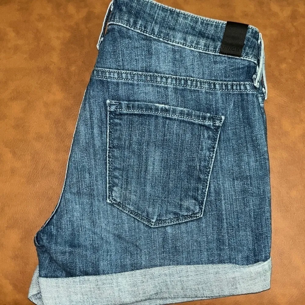 Vince. Dylan Skinny Rolled Short Size 26 - Image 7