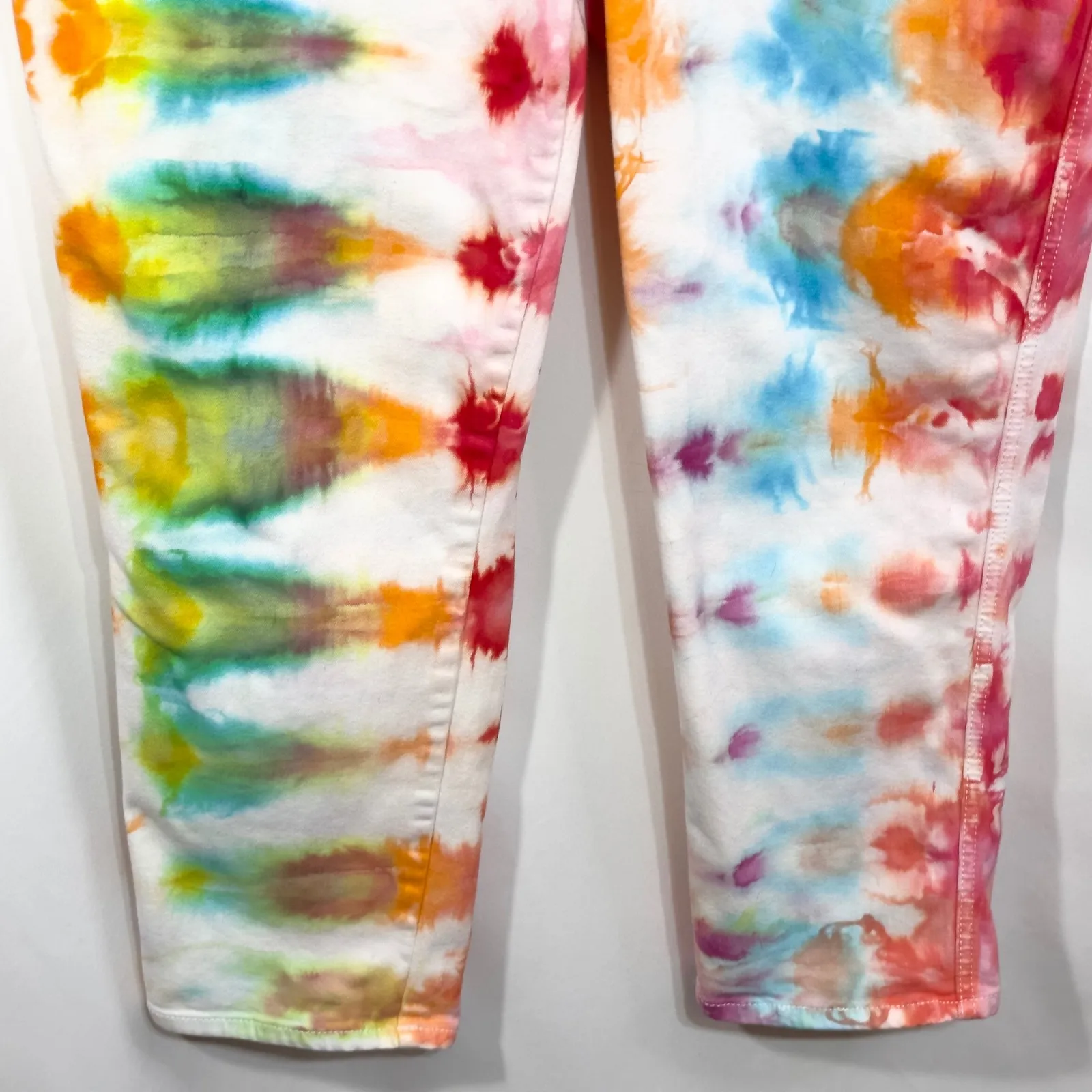 Chicos Size 12 Cropped Jeans‎ Handmade Tie Dye Denim Rainbow White High Rise 813 - Image 8