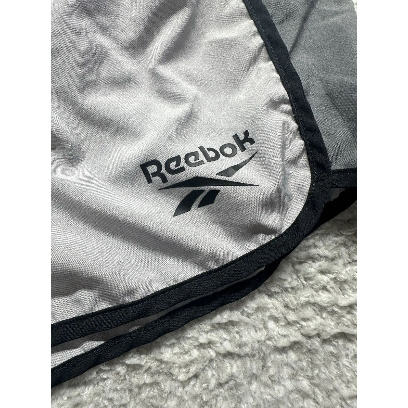 Reebok Shorts Women L Gray Running Gear w/ Liner Gray‎ Trim Athletic Athleisure - Image 4