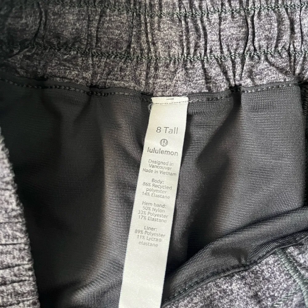 Lululemon Hotty Hot Short II *Long 4" - Image 3