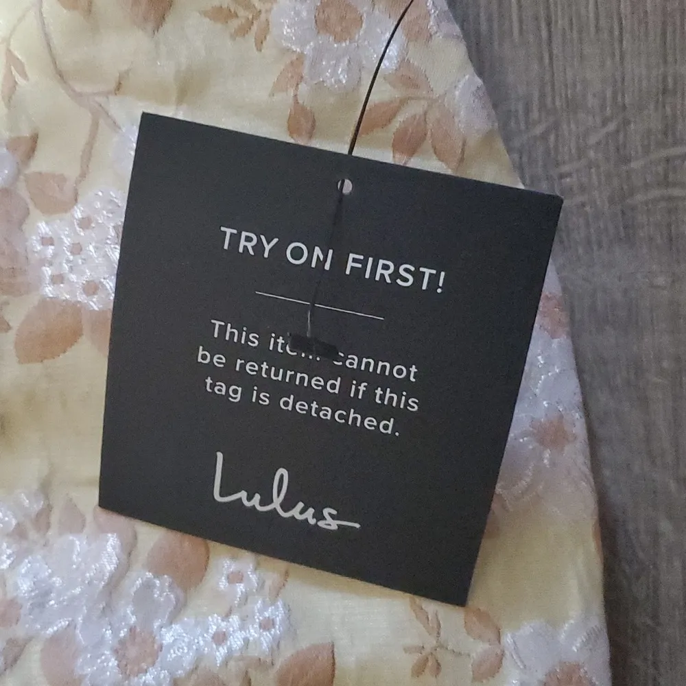 Lulu's Favorite Song Yellow Floral Jacquard Off-The Shoulder Mini Dress XS NWT - Image 3