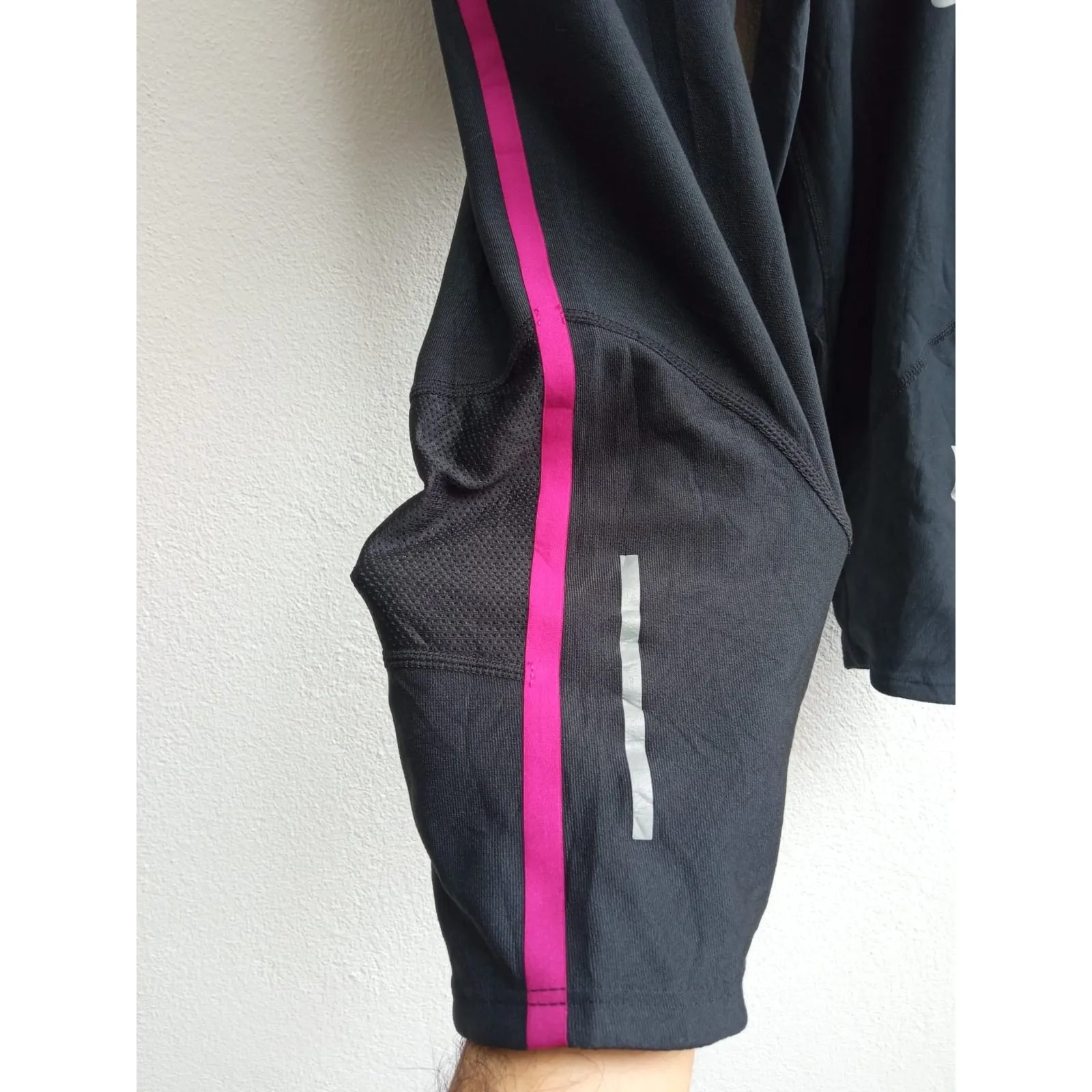 Nike Dri-Fit Women’s Capri Leggings Black Pink Size Small - Image 6