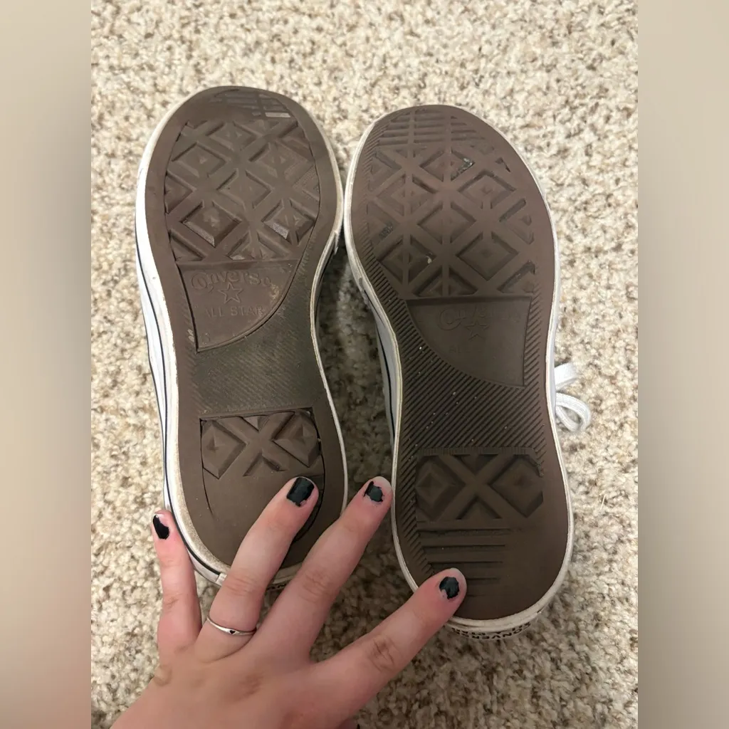 Converse () Chuck Taylor Platform Low Tops: Size 8W or 6.5M - Image 7